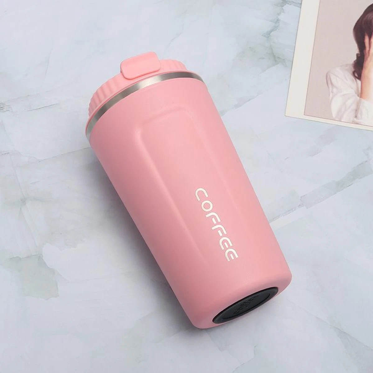 Koffiebeker To Go | Lekvrije Thermosbeker | Thermosfles | RVS Reisbeker | Dubbelwandige Travel Mug | 350 Ml | Roze 1 Koffiebeker To Go | Lekvrije Thermosbeker | Thermosfles | RVS Reisbeker | Dubbelwandige Travel Mug | 350 Ml | Roze