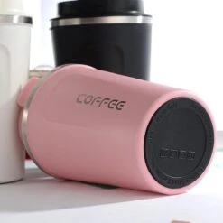 Koffiebeker To Go | Lekvrije Thermosbeker | Thermosfles | RVS Reisbeker | Dubbelwandige Travel Mug | 350 Ml | Roze 8 Koffiebeker To Go | Lekvrije Thermosbeker | Thermosfles | RVS Reisbeker | Dubbelwandige Travel Mug | 350 Ml | Roze -Keukenheld Verkoopwinkel 1200x1200 1056