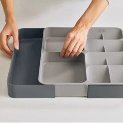 Joseph Joseph Bestek Organizer Uitschuifbaar - Grijs - Sorteervakken & Uitschuifbaar 19 Joseph Joseph Bestek Organizer Uitschuifbaar - Grijs - Sorteervakken & Uitschuifbaar -Keukenheld Verkoopwinkel 1200x1200 181