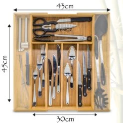 AWEMOZ Bestekbak – Bamboe Besteklade Uitschuifbaar – 5/7 Vakken - Bestekcassette - Bestekhouder Hout - Lade Organizer - Bestek Opbergen - 45 Cm Lang X 30-43 Cm Breed X 4 Cm Hoog 8 AWEMOZ Bestekbak – Bamboe Besteklade Uitschuifbaar – 5/7 Vakken - Bestekcassette - Bestekhouder Hout - Lade Organizer - Bestek Opbergen - 45 Cm Lang X 30-43 Cm Breed X 4 Cm Hoog -Keukenheld Verkoopwinkel 1200x1200 209