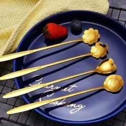 Fako Bijoux® - 4 Lange Lepels Bloem Motief - Latte Macchiato - Longdrink - Cocktail - Dessert - IJs - Koffie - Goud - 4 Stuks - Bewaarzakje 7 Fako Bijoux® - 4 Lange Lepels Bloem Motief - Latte Macchiato - Longdrink - Cocktail - Dessert - IJs - Koffie - Goud - 4 Stuks - Bewaarzakje -Keukenheld Verkoopwinkel 1200x1200 235