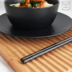 House Of Husk Chopsticks Set - Koreaanse Eetstokjes - Vaatwasserbestendig - RVS - 5 Paar - Zwart 12 House Of Husk Chopsticks Set - Koreaanse Eetstokjes - Vaatwasserbestendig - RVS - 5 Paar - Zwart -Keukenheld Verkoopwinkel 1200x1200 376
