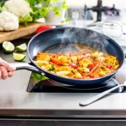 Blue Diamond, Keramische Koekenpan Verrijkt Met Diamantdeeltjes – Inductie Koekenpan Ø 28 Cm – PFAS En PHOA Vrij -Keukenheld Verkoopwinkel 1200x1200 423