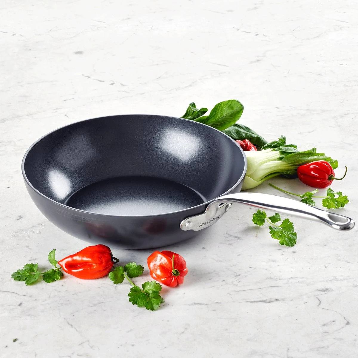 GreenPan Barcelona Infinity Pro Wokpan 28cm - Zwart - Inductie - PFAS-vrij 2 GreenPan Barcelona Infinity Pro Wokpan 28cm - Zwart - Inductie - PFAS-vrij - Afbeelding 2