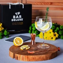 BarDeluxe® Gin Tonic Glazen - Gin Tonic Geschenkset - Handgeblazen - Gin Glazen - 2 Stuks - Gin Set - Kristal - Inclusief 2 Gin Glazen, Gin Tonic Lepel, Maatbeker, 2 RVS Rietjes & Receptenboekje -Keukenheld Verkoopwinkel 1200x1200 759
