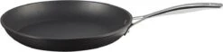 Le Creuset Koekenpan Les Forgées TNS - ø 28 Cm - Standaard Anti-aanbaklaag 15 Le Creuset Koekenpan Les Forgées TNS - ø 28 Cm - Standaard Anti-aanbaklaag -Keukenheld Verkoopwinkel 1200x284 1