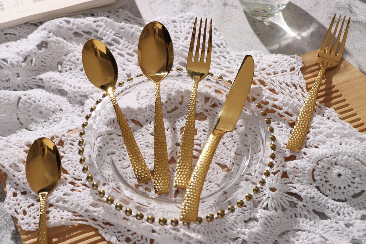 Bestekset - Bestek Goud Gehamerd -24 Delig-Zwitsers Kwaliteit-Complete Set-100% Roestvrijstaal-Gehamerd Gold 24k-Goud 24K 3 Bestekset - Bestek Goud Gehamerd -24 Delig-Zwitsers Kwaliteit-Complete Set-100% Roestvrijstaal-Gehamerd Gold 24k-Goud 24K - Afbeelding 3