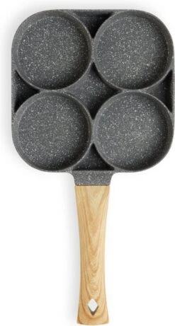 Magnani - Eierpan - 4 Bakplaten Van ⌀ 8 Cm - Voor Gas- En Elektrische Kookplaten - Aluminium - Houten Handvat - 38 X 18.7 X 2 Cm -Keukenheld Verkoopwinkel 643x1200 1