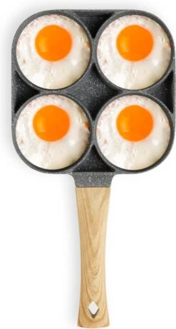 Magnani - Eierpan - 4 Bakplaten Van ⌀ 8 Cm - Voor Gas- En Elektrische Kookplaten - Aluminium - Houten Handvat - 38 X 18.7 X 2 Cm -Keukenheld Verkoopwinkel 643x1200