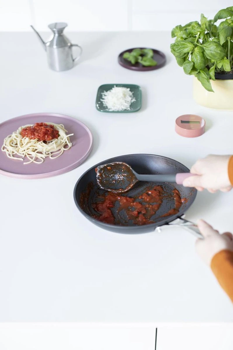 Brabantia Tasty+ Opscheplepel Plus Schraper - Grape Red 7 Brabantia Tasty+ Opscheplepel Plus Schraper - Grape Red - Afbeelding 7