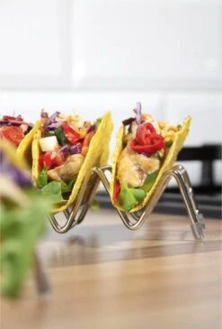 Krumble Taco Houder - Taco En Tortilla Houder Voor 4 Stuks - Serveerschalen - Koken & Tafelen - Kookgerei - Snack- & Tappasschalen - Metaal - Zilver -Keukenheld Verkoopwinkel 813x1200 1