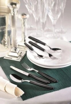 Victorinox Swiss Classic Tafelmessenset - 11cm - 3-delig - Zwart - Gekarteld - RVS En Kunststof -Keukenheld Verkoopwinkel 827x1200